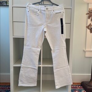 NWT.  Banana Republic Women's Vintage Stretch Boot Cut Jeans - Cream